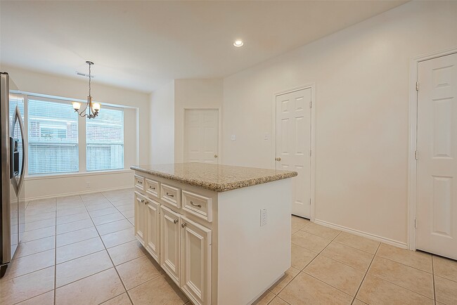 Building Photo - 21411 Willow Glade Dr