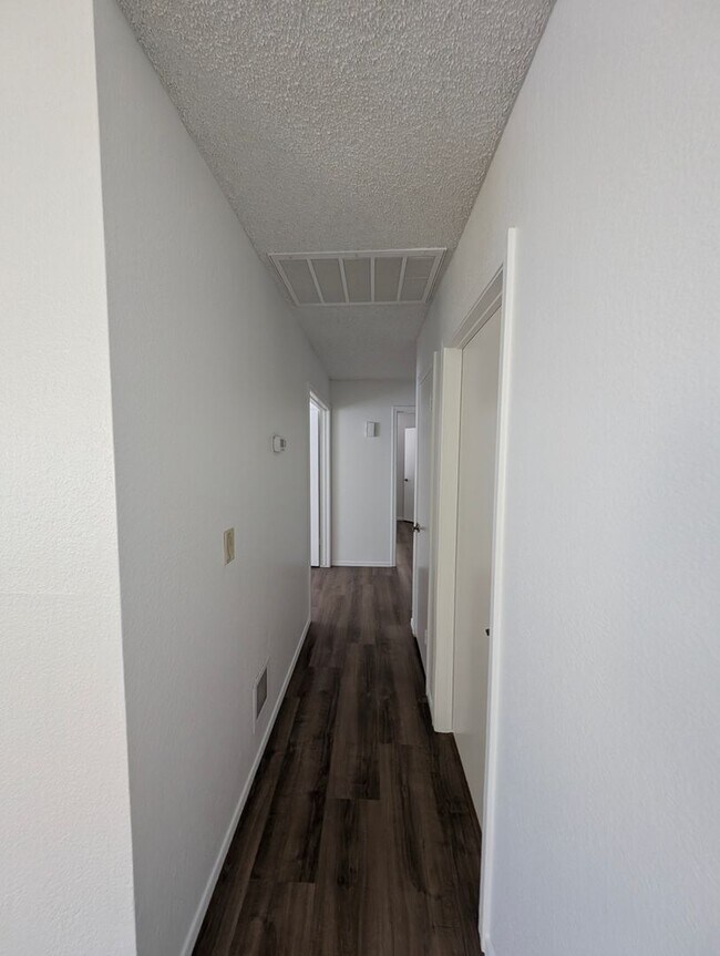 Building Photo - AVAILABLE NOW IN KYRENE AREA OF CHANDLER!!!