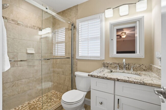 Building Photo - 660 100th Ave N