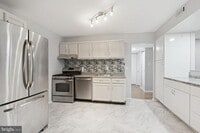 Building Photo - 1635 Parkcrest Cir
