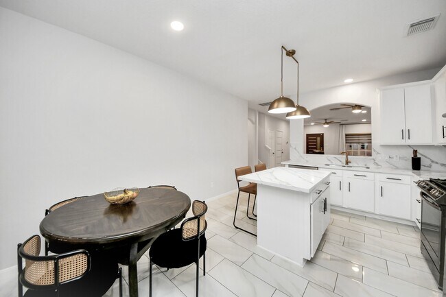 Building Photo - 2730 Empire Oaks Lane