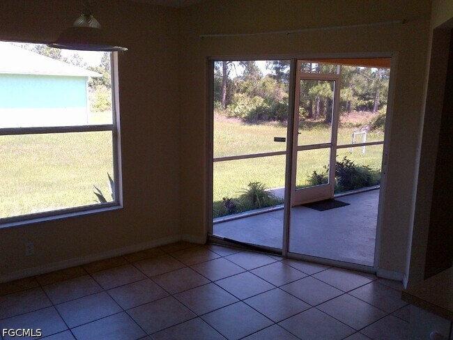 Building Photo - 622 Grant Ave