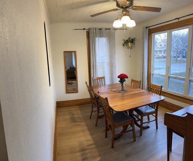 Building Photo - 1923 Clay St