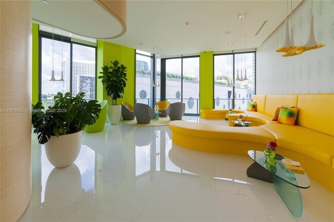 Building Photo - 501 NE 31st St