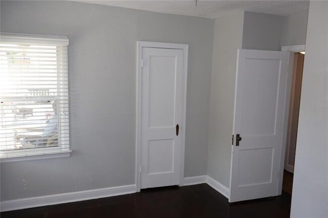 Building Photo - 3811 S Drexel Ave