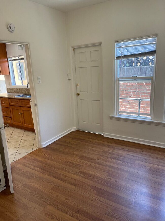 Building Photo - ONE TIME RENTAL - CHARLOTTE
