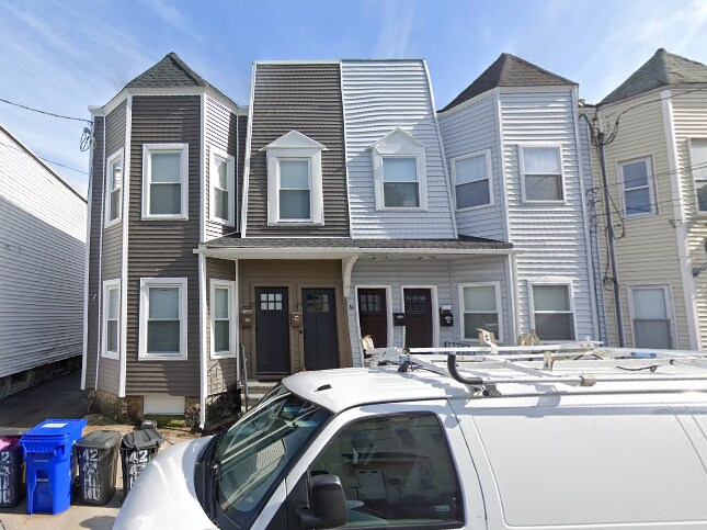 Building Photo - 42 Hano St