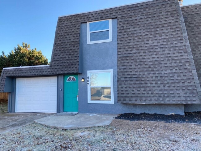 Primary Photo - 2 Bedroom Duplex near Lake Overholser