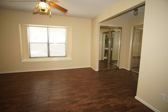 Building Photo - 6937 Villa Hermosa Dr