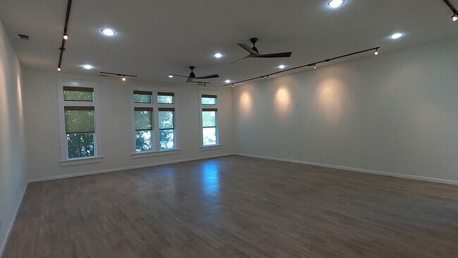 Building Photo - 1439 Huntoon St