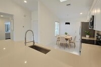 Building Photo - 5622 Royal Lake Cir