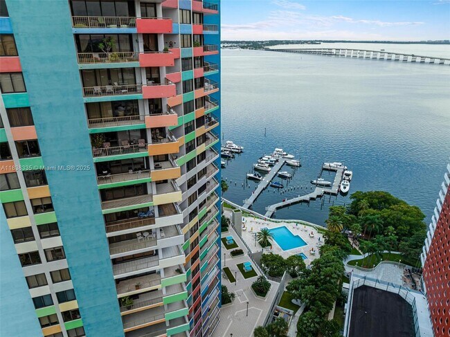Building Photo - 1581 Brickell Ave