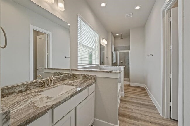 Building Photo - 9016 Lonestar Creekbend Ln