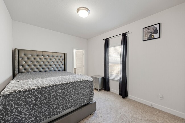 Building Photo - 20923 Carriage Harness Wy