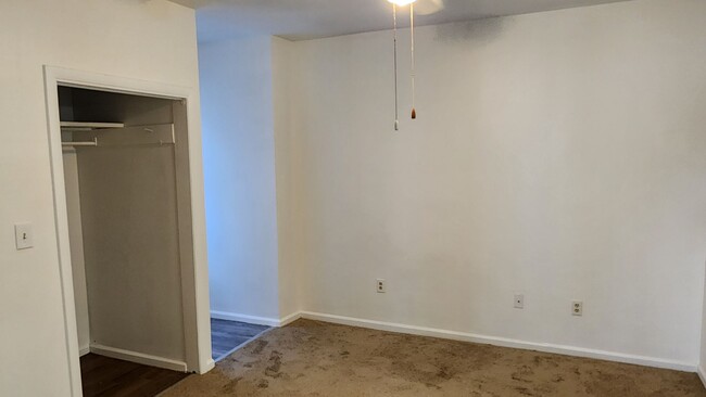 Building Photo - 49 Amm St