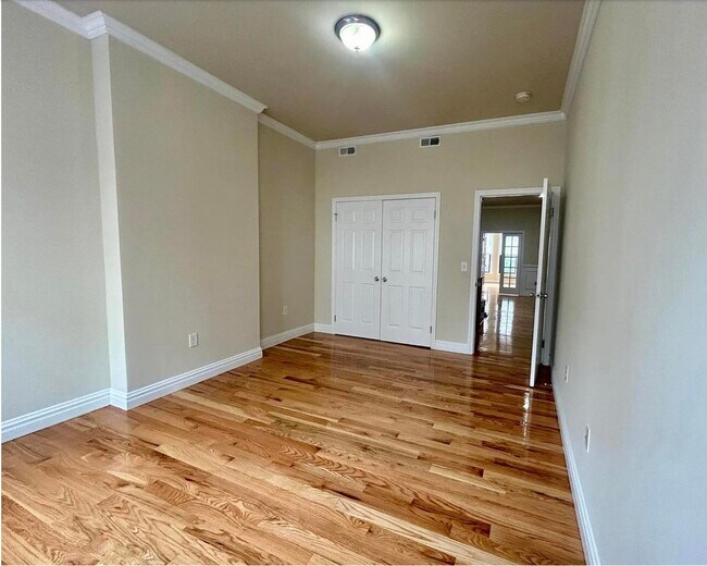 Building Photo - 2402 Palisade Ave