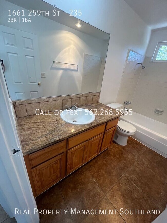 Building Photo - 2 Bed/ 1 Bath Apartment in Harbor City For...