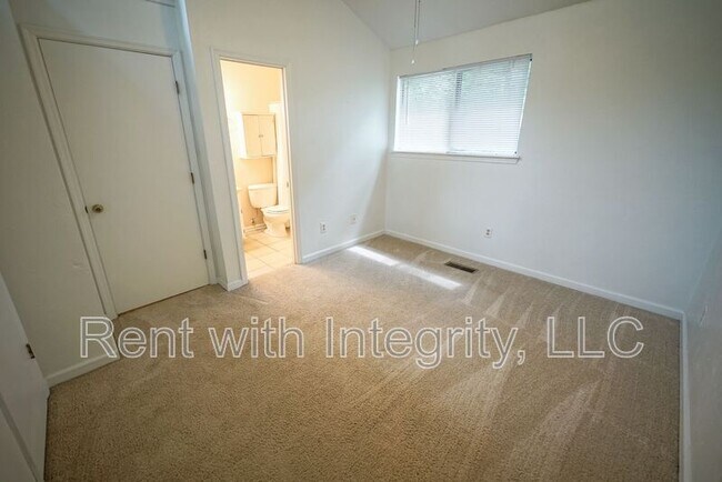 Building Photo - 2100 Continental Ave