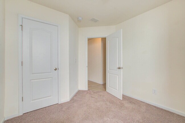 Building Photo - 183 Brittondale Rd