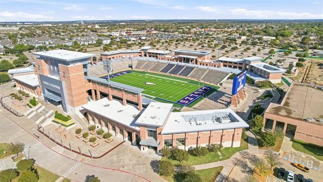 Building Photo - 1718 Clarke Springs Dr