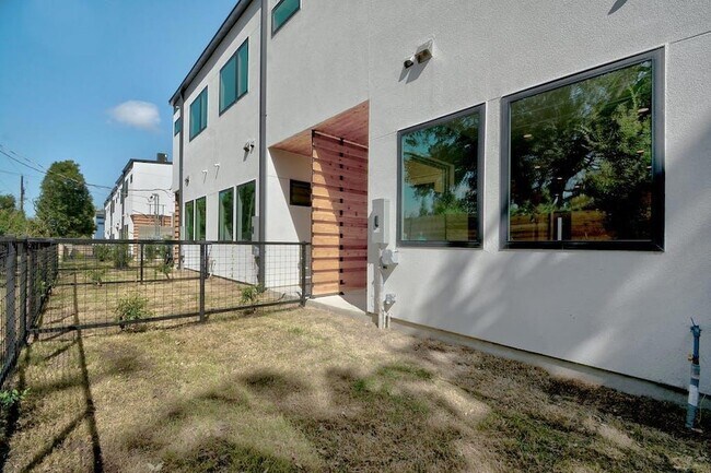 Building Photo - 2108 Tillery St