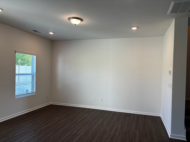 Building Photo - 2721 Yeager Dr NW