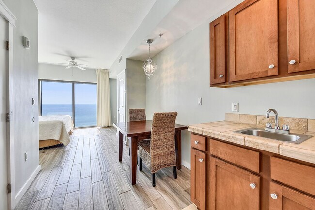 Building Photo - 15100 Front Beach Rd