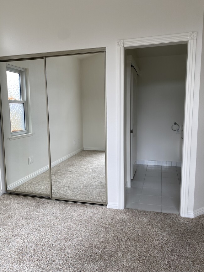 Building Photo - 23808 Lanesboro Pl