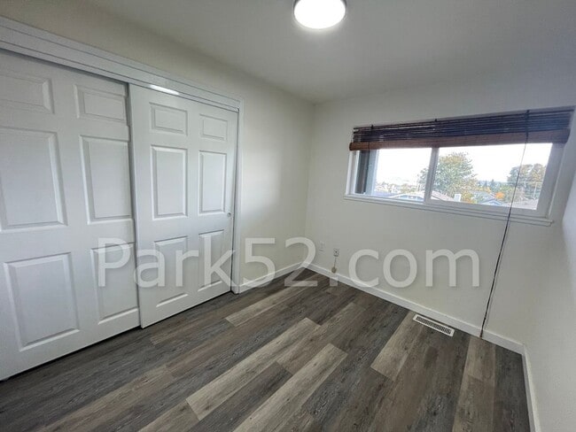 Building Photo - North Tacoma 4 Bed 2 Bath Single Family Home