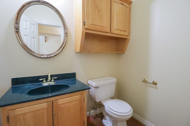 Building Photo - Huge, Gorgeous South Tulsa home ready for ...