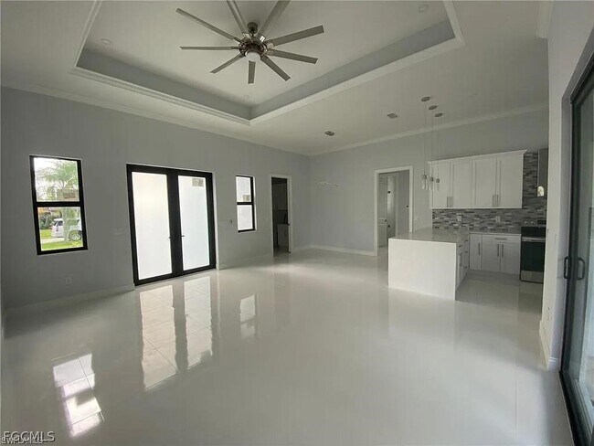 Building Photo - 3738 SE Santa Barbara Pl