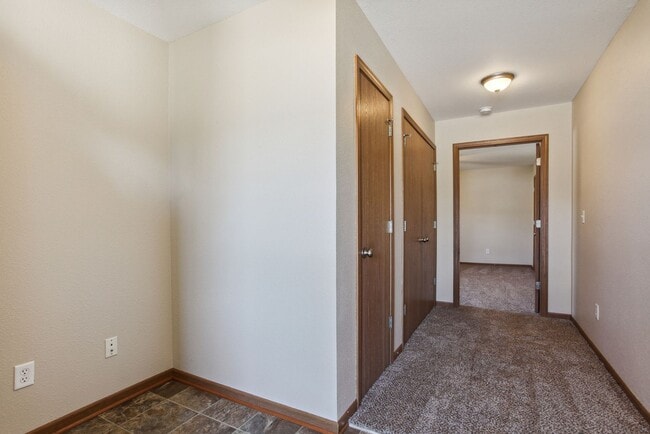 Building Photo - 3 Bedroom, 2 Bath, two story all electric ...
