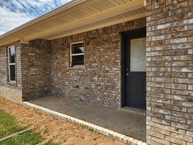 Building Photo - 210 Stacy Dr