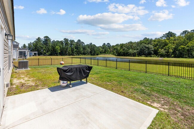 Building Photo - 168 Bottlebrush Dr