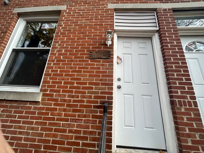 Building Photo - Move-In Ready 3BR Row Home in North Philly – Updated Kitchen & Bath