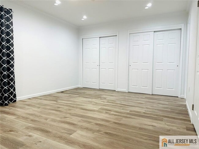 Building Photo - 16 Gerard Pl