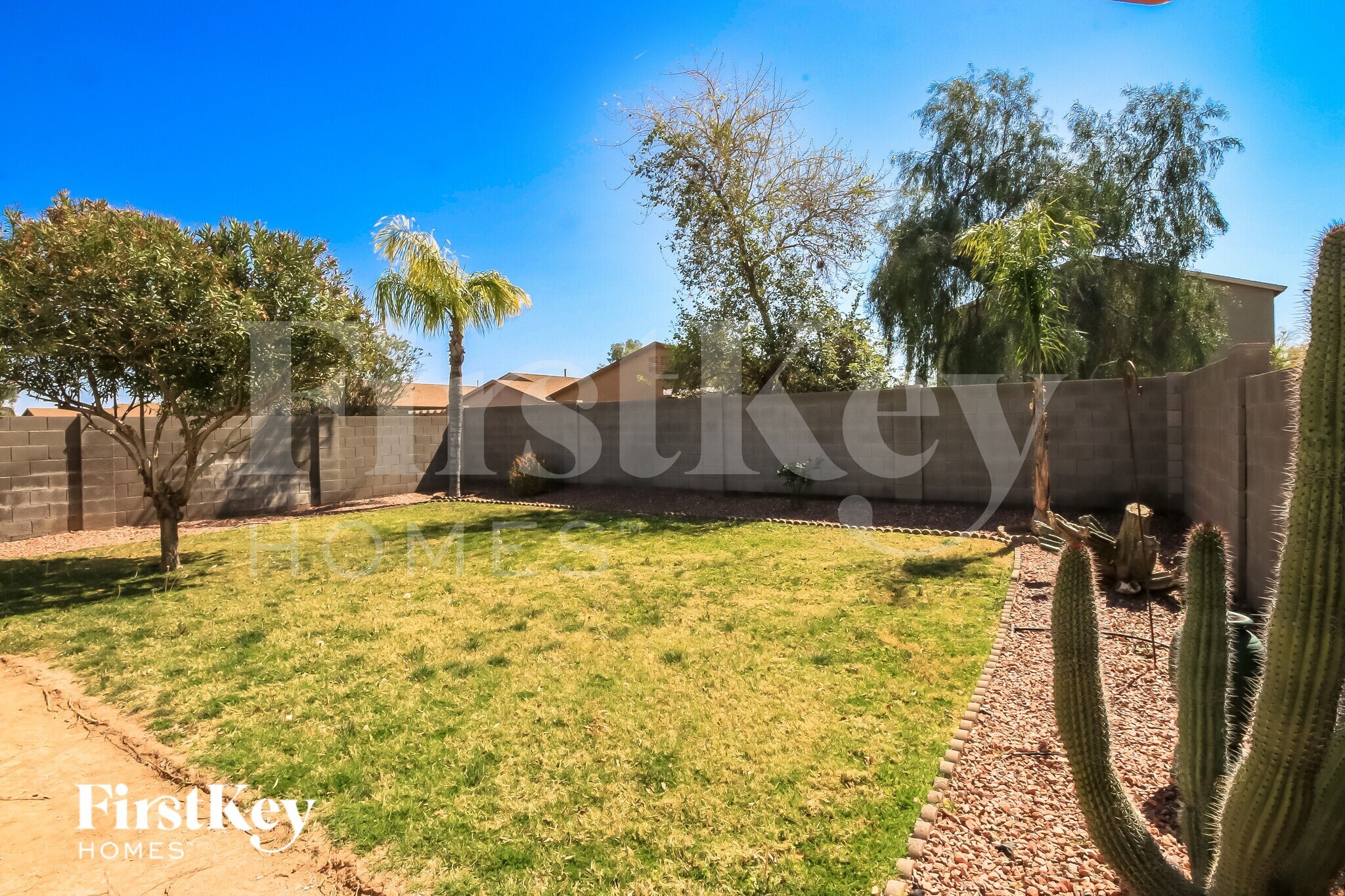 Building Photo - 991 E Desert Moon Trail