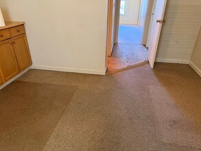 Building Photo - 87 Chestnut St