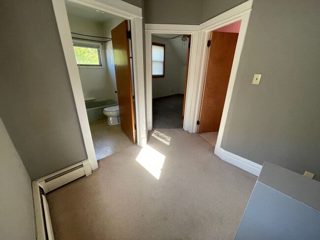 Building Photo - 4 Bedroom Home in Duluth - Available Now!