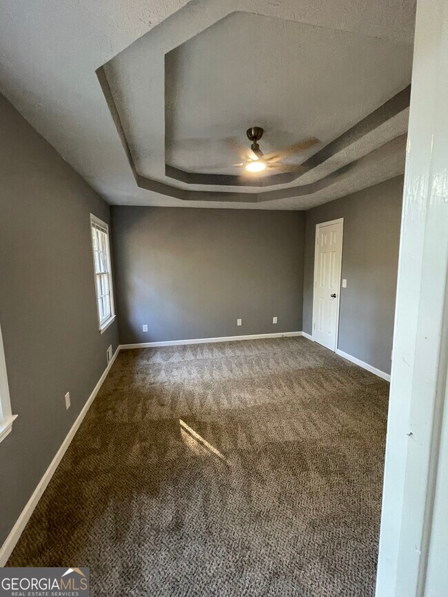 Building Photo - 505 Ironwood Ct SE