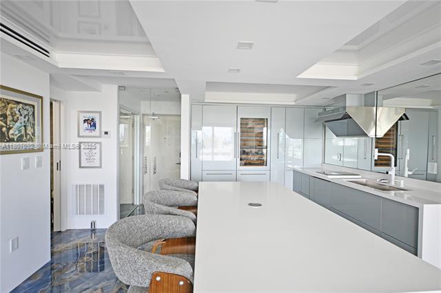Building Photo - 401 Ocean Dr