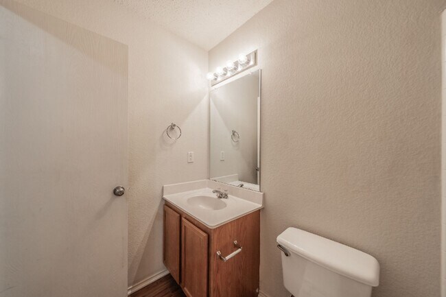 Building Photo - 10325 Bear Hollow Dr