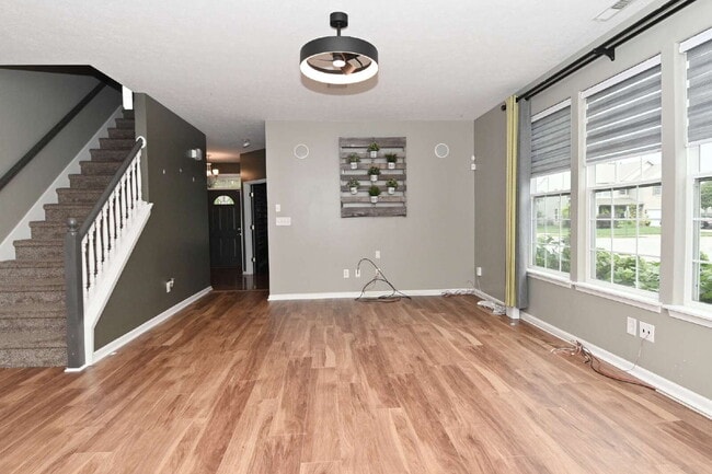Building Photo - Spacious 4-Bedroom Haven with 2.5 Baths and Nearly 3,000 Sq Ft of Comfort in Indianapolis!