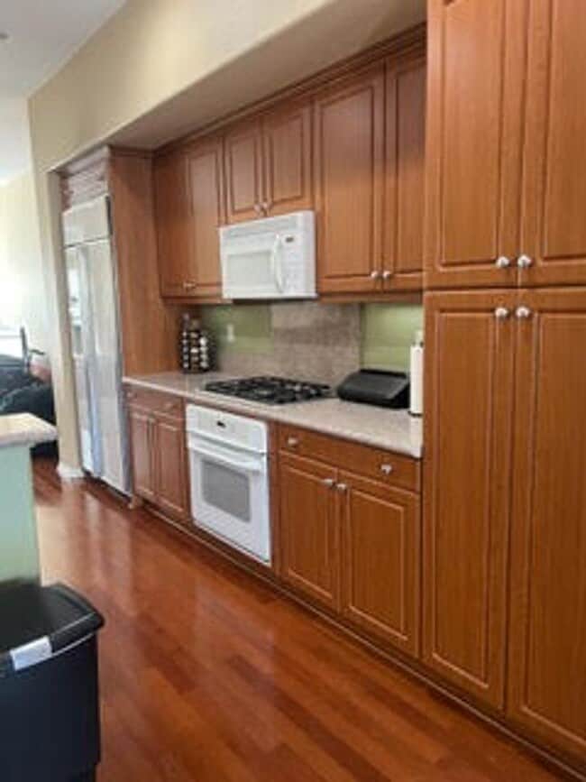 Building Photo - 2 BR, 2 Bath, 2 Car garage