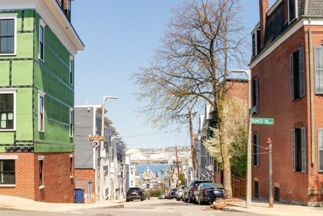 Building Photo - 298 Bunker Hill St