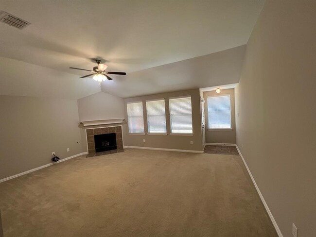 Building Photo - 922 Fulbourne Dr