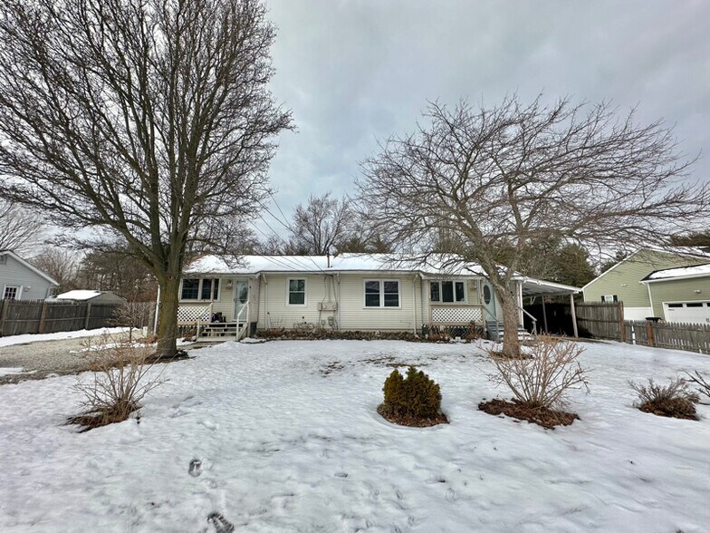 Building Photo - 114 Melini Ave