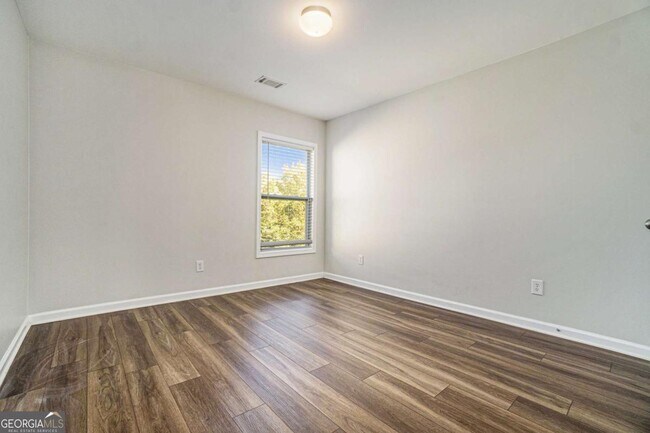 Building Photo - 3755 Uppark Dr