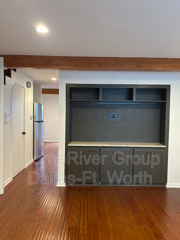 Building Photo - 4134 Travis St