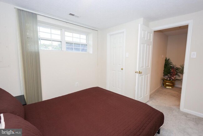 Building Photo - 1424 Falcon Nest Ct